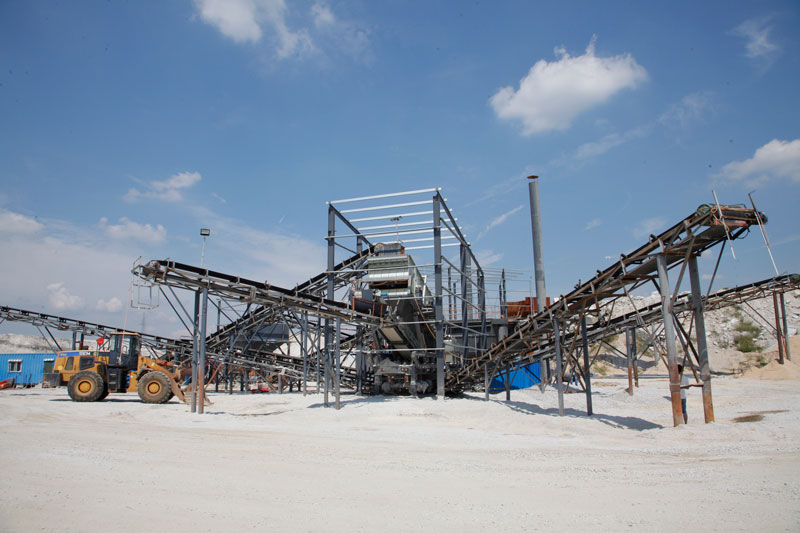 Tire Type Mobile Crushing Station Project Site for Granite Aggregate Production